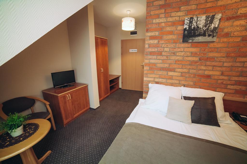 Hubertus Aparthotel & Restaurant & Horse Club Starogard Gdański الغرفة الصورة