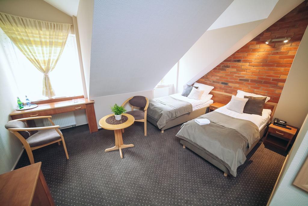 Hubertus Aparthotel & Restaurant & Horse Club Starogard Gdański الغرفة الصورة