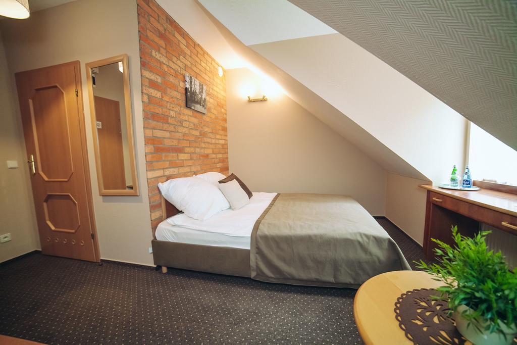 Hubertus Aparthotel & Restaurant & Horse Club Starogard Gdański الغرفة الصورة