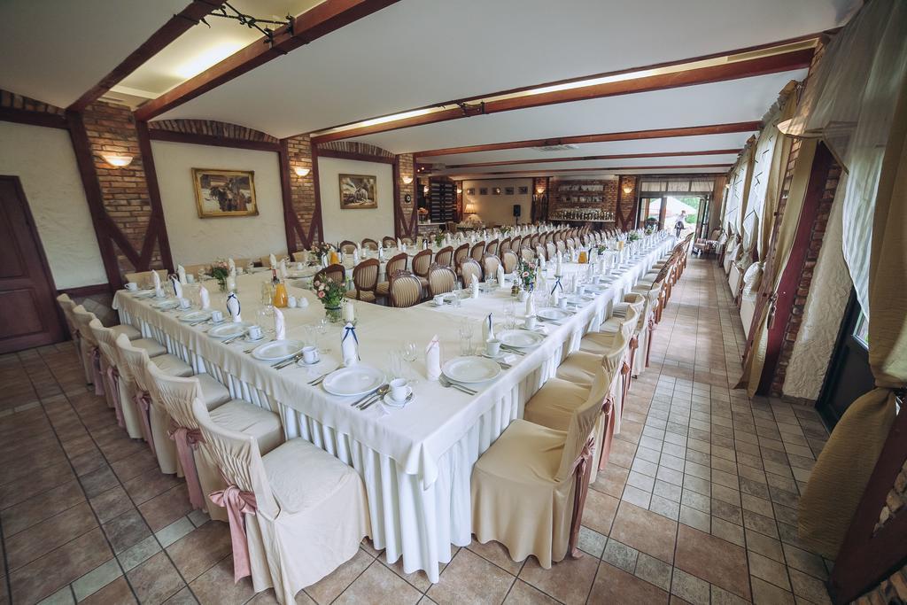 Hubertus Aparthotel & Restaurant & Horse Club Starogard Gdański المظهر الخارجي الصورة