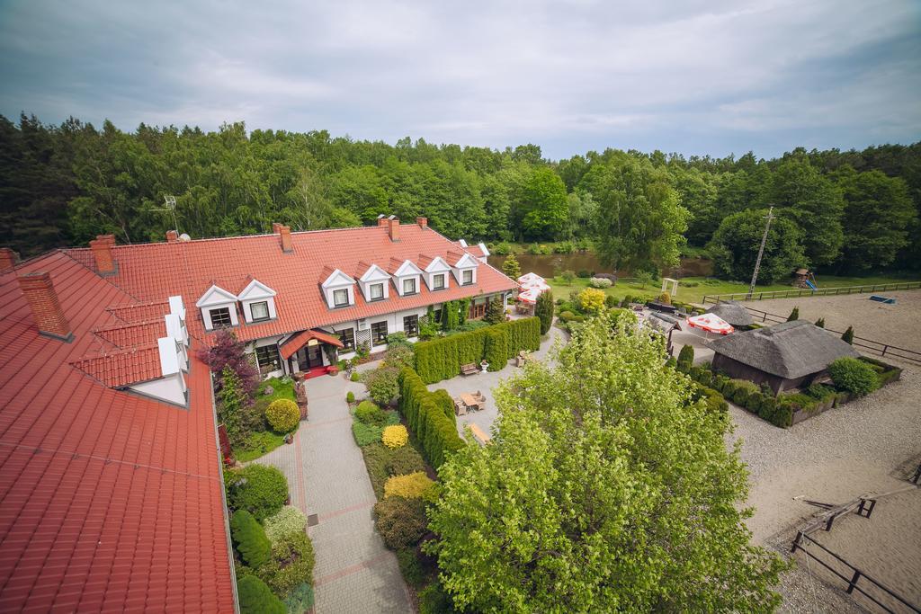 Hubertus Aparthotel & Restaurant & Horse Club Starogard Gdański المظهر الخارجي الصورة