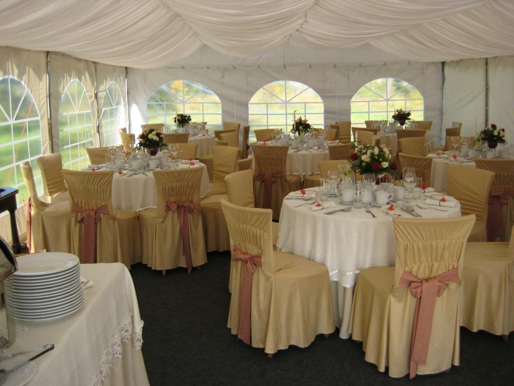 Hubertus Aparthotel & Restaurant & Horse Club Starogard Gdański المظهر الخارجي الصورة