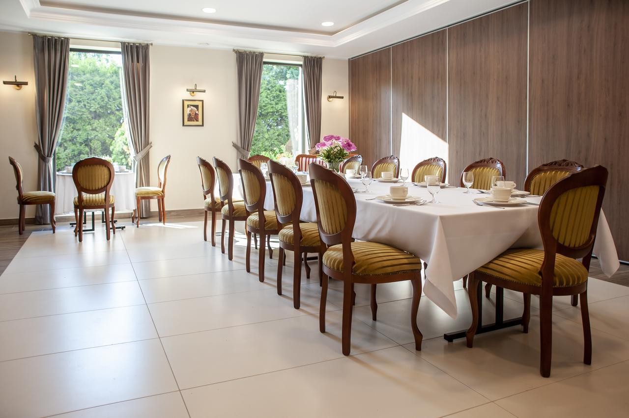 Hubertus Aparthotel & Restaurant & Horse Club Starogard Gdański المظهر الخارجي الصورة