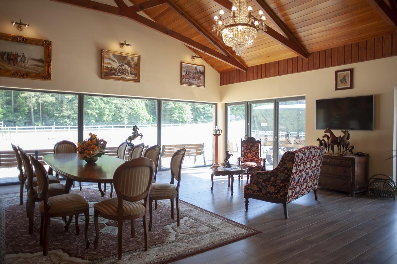 Hubertus Aparthotel & Restaurant & Horse Club Starogard Gdański المظهر الخارجي الصورة