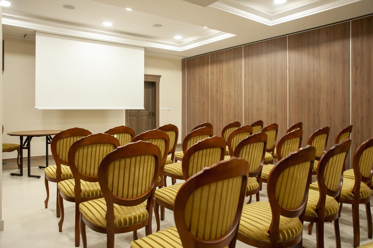 Hubertus Aparthotel & Restaurant & Horse Club Starogard Gdański المظهر الخارجي الصورة