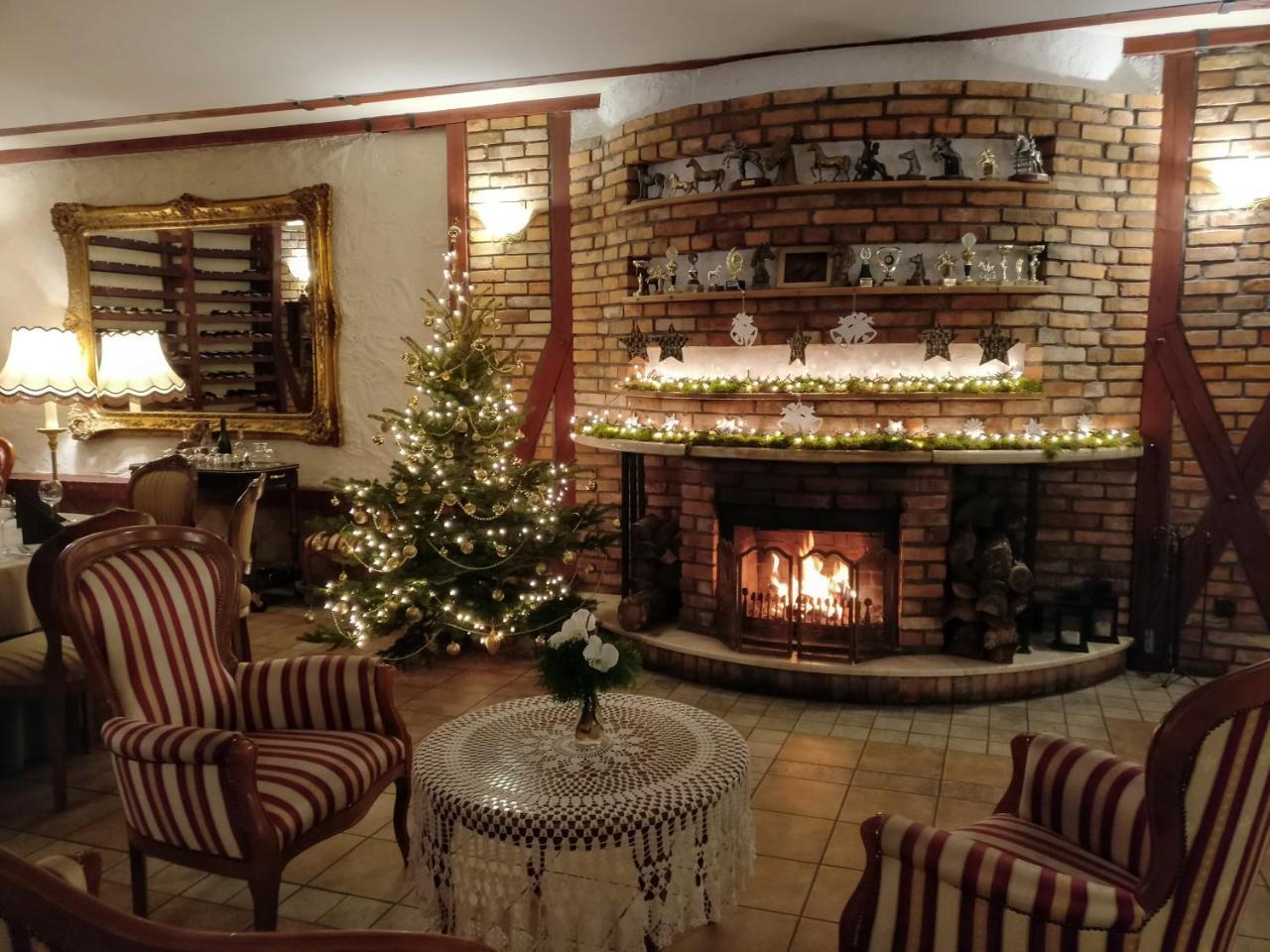 Hubertus Aparthotel & Restaurant & Horse Club Starogard Gdański المظهر الخارجي الصورة